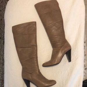 Le Chateau tall taupe dress boots size 8.5 (39)